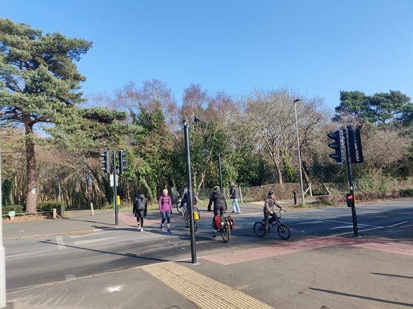People using Harewood Avenue Toucan crossing